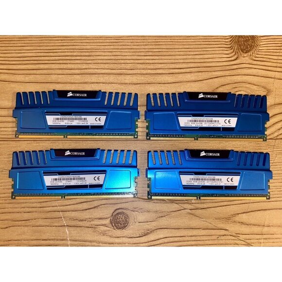 4 Corsair 8GB (2X4GB) PC3-12800 DDR3 1600MHz DIMM Memory RAM CMZ8GX3M2A1600C9B - Picture 2 of 2